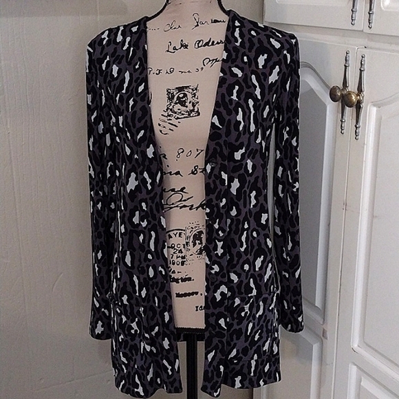 Additions by Chicos Leopard print Lightweight Cardigan Long Sleeve Size Small - Picture 6 of 7